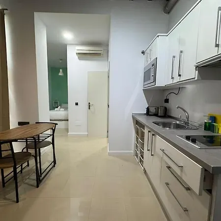 Cosy In The Heart Of - Alvarez Apartment *